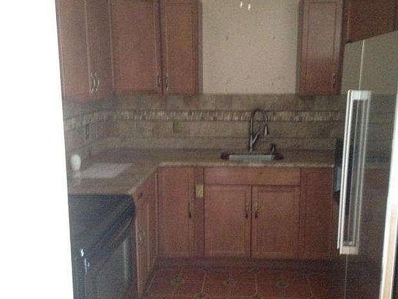 5th image of 28 Silver Lake Ter APT 24