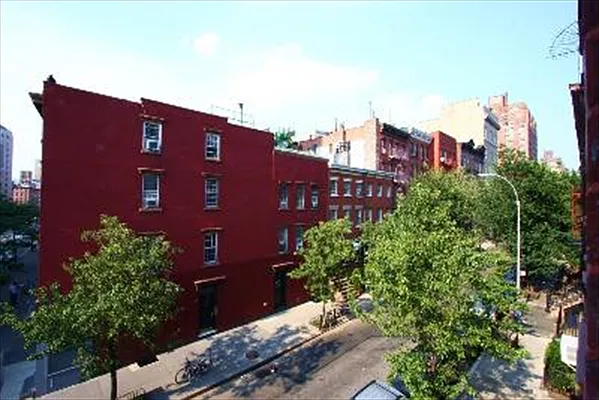 Sold by Citi Habitats | media 6
