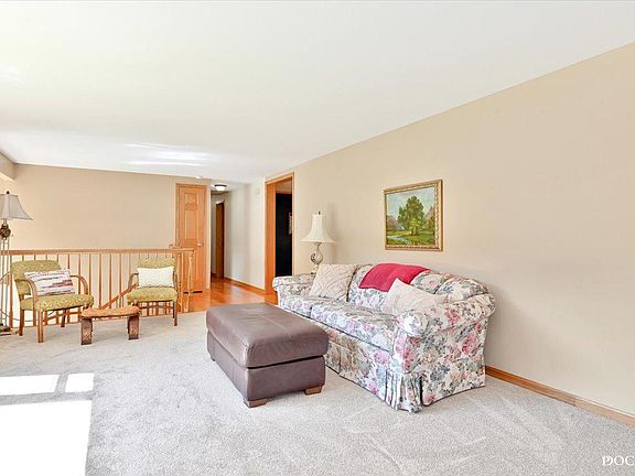 4th image of 45W466 Bergman Dr