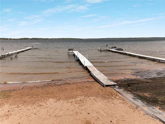 4th image of 630 W Lake Drive