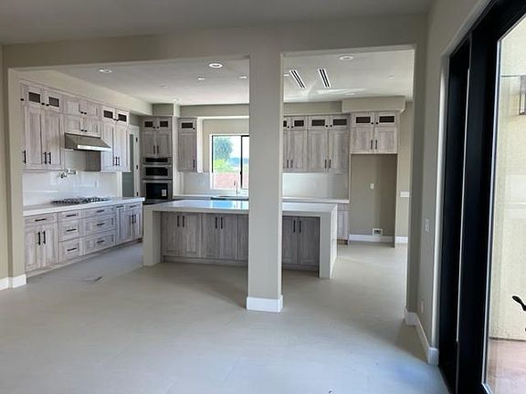 4th image of 10422 W Saint Anne Pl