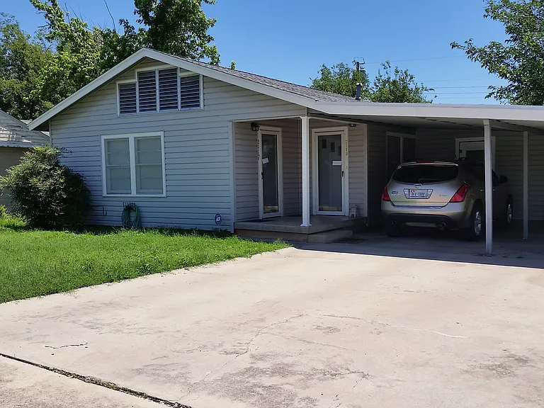 2117 Grand Ave — Photo 1