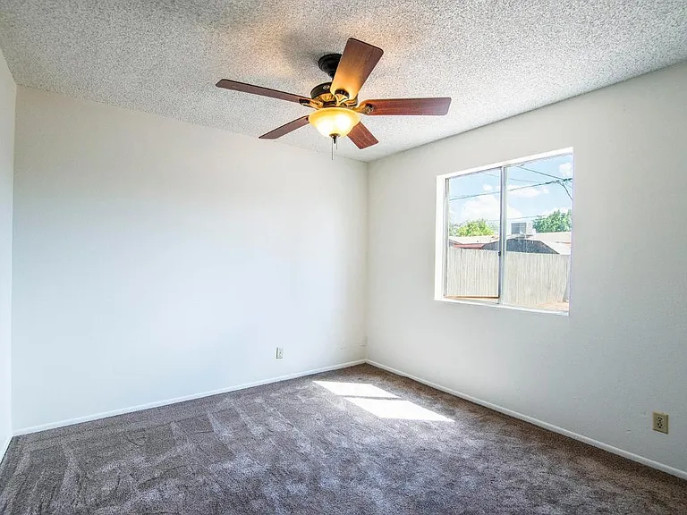 1535 W Capri Ave — Photo 12