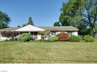 488 Sherwood Dr, Bay Village, OH 44140