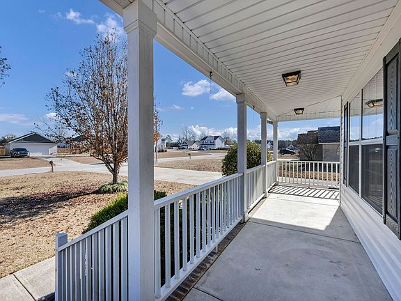 4th image of 25 Raindance Ln