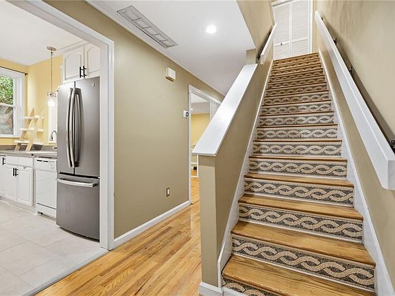 5th image of 187 12th St NE