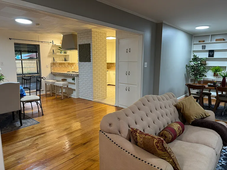 214 Sunny Ln — Photo 8