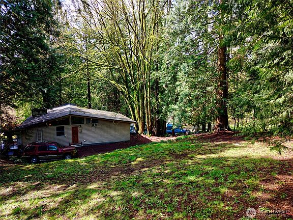 4th image of 26910 NE Kennedy Drive