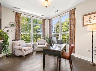 3 Greenwich Dr APT 82, Jersey City, NJ 07305