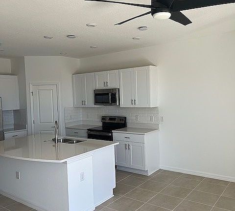 3rd image of 8636 Lunar Skye St