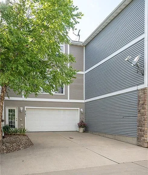 3141 SW Sharmin Ln — Photo 1