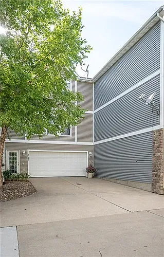 3141 SW Sharmin Ln Photo 1
