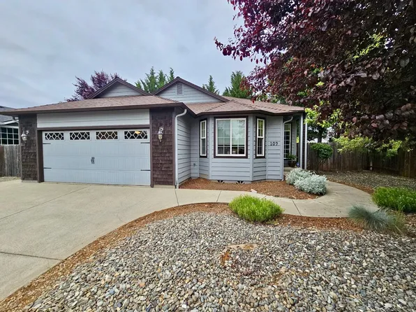 109 Sanger Ln, Cave Junction, OR 97523