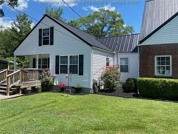 3rd image of 206 Sun Valley Dr