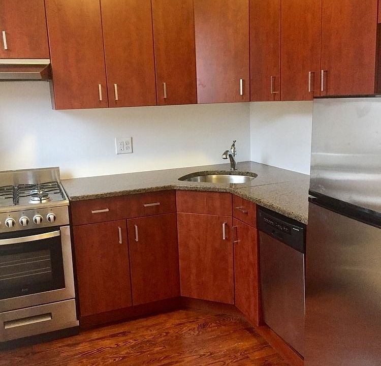 1st image of 98 Macdougal St APT 5