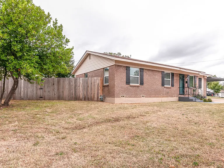 300 Ridgecrest Dr — Photo 6