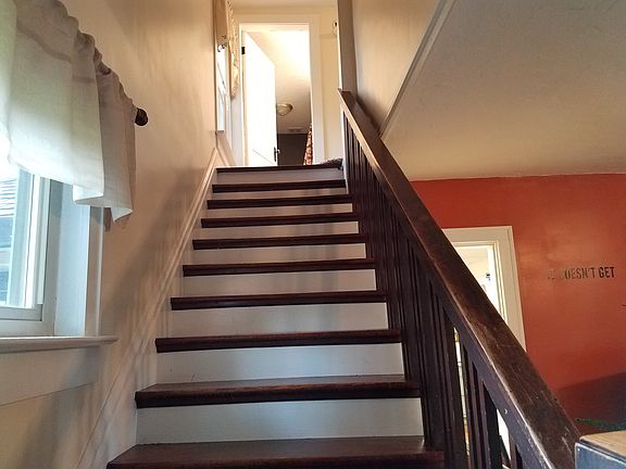 4th image of 226 E Crawford St