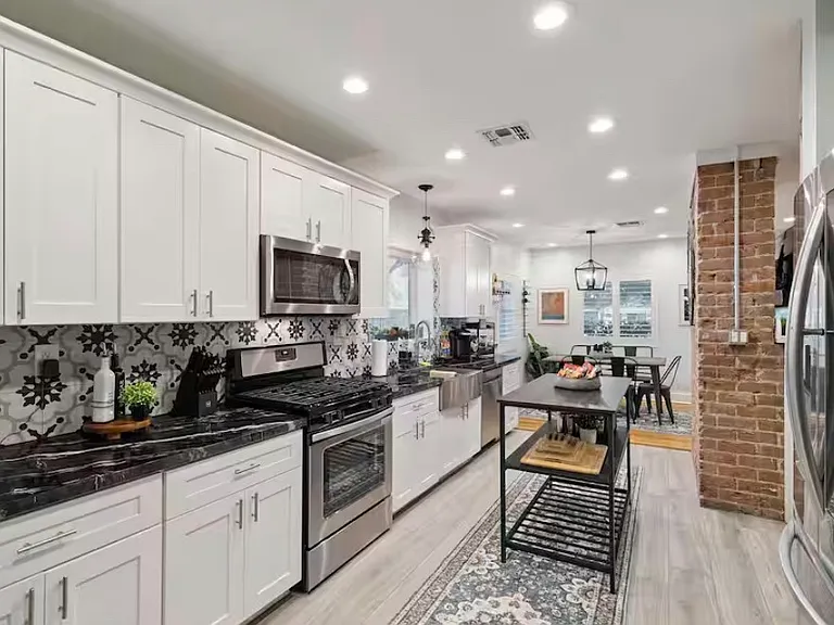 928 E Whitton Ave — Photo 4
