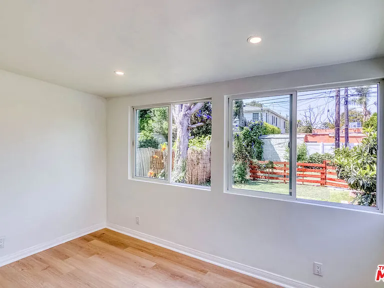 2127 Malcolm Ave — Photo 35