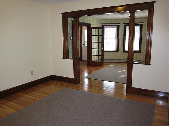 5th image of 30 Medford St