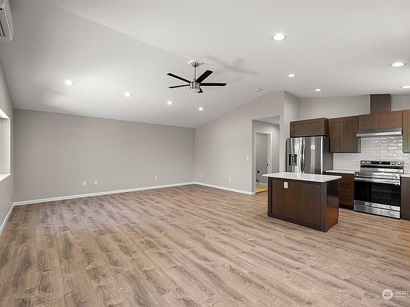 2nd image of 921 Fordney Street
