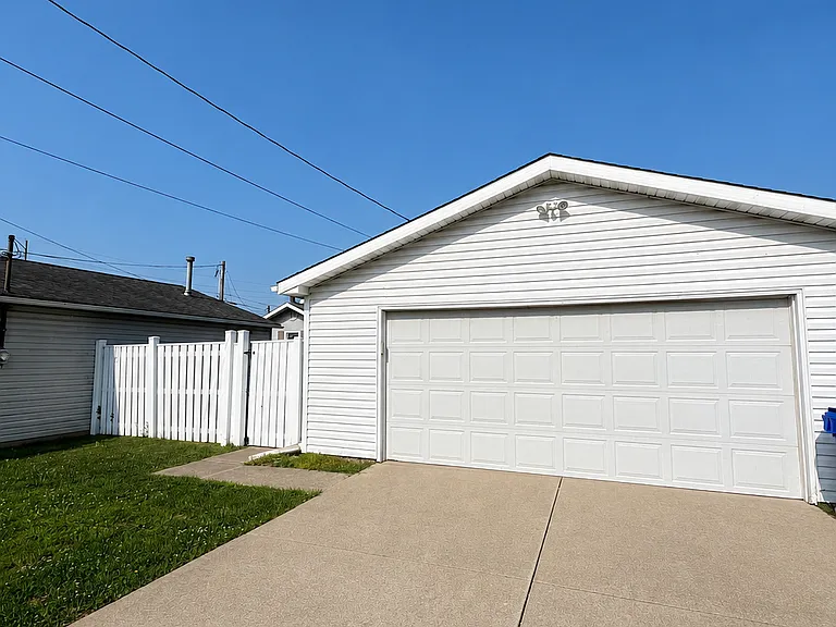 2114 N Buckeye St — Photo 11