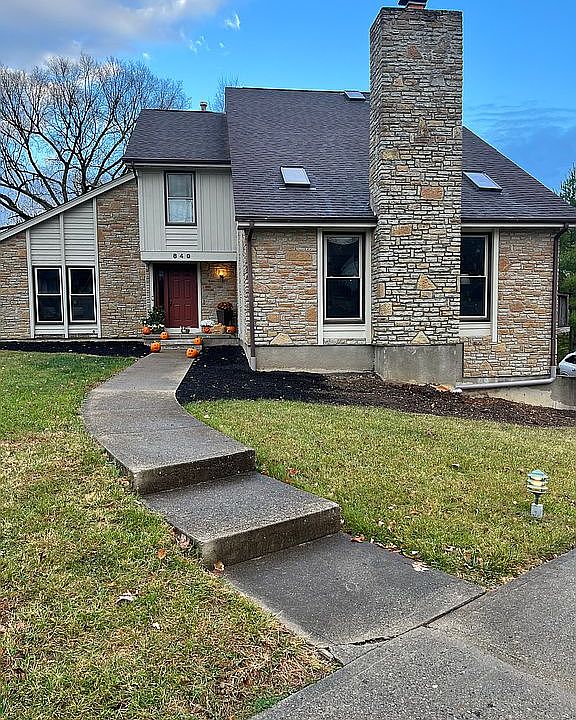 1st image of 840 Stonebridge Dr