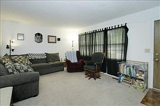2nd image of 10412 Lloy St
