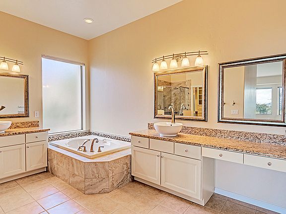 5th image of 62165 E Amberwood Dr