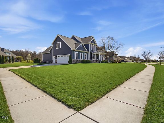3rd image of 1615 Gleneagles Dr
