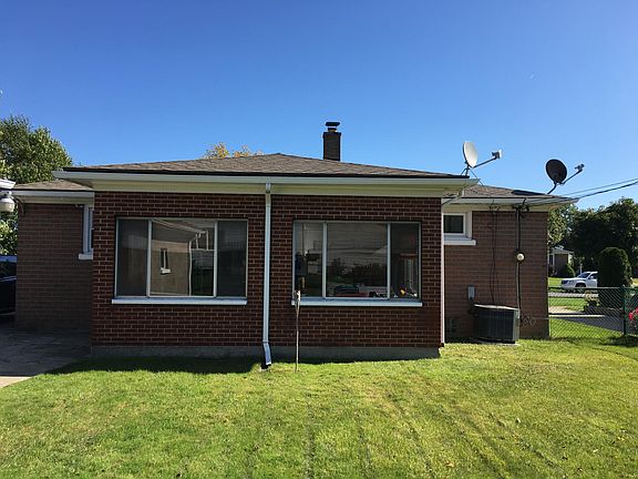 3rd image of 180 Alberta Dr