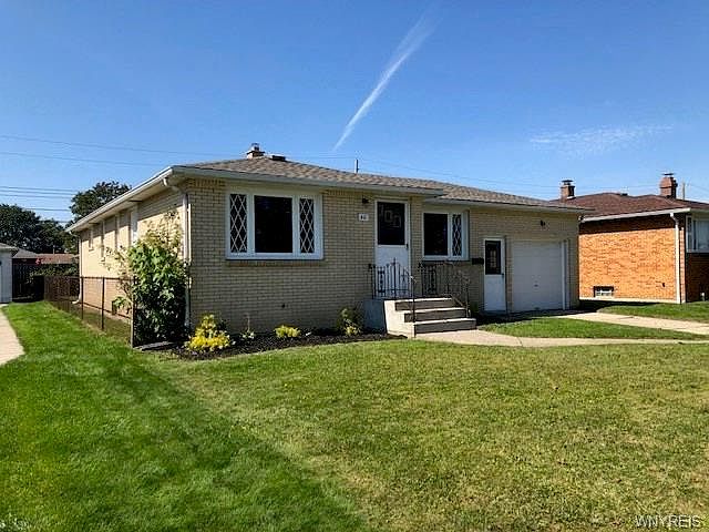 1st image of 40 Joanne Ln