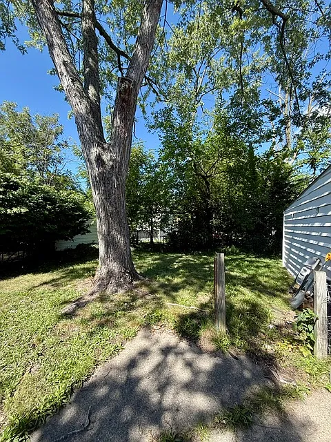 3 bed, 1.5 bath, 1296 sqft, $1,650 — Photo 3