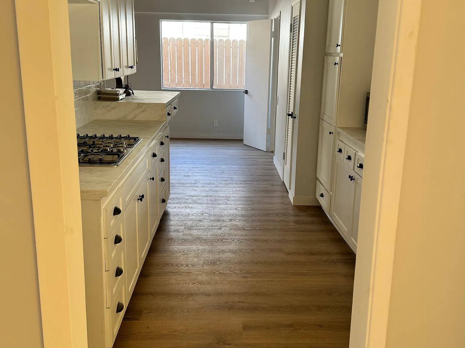 3 bed, 2.5 bath, 1500 sqft, $5,500 — Photo 3