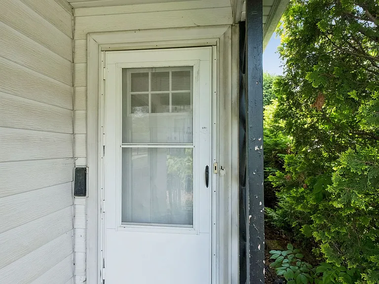 1660 Ford Pkwy — Photo 9