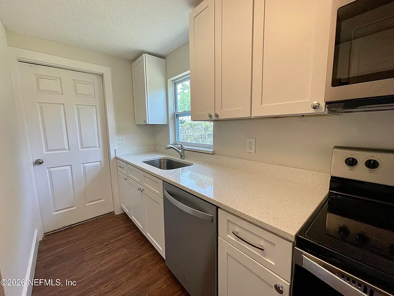 10867 Bahia Dr — Photo 3