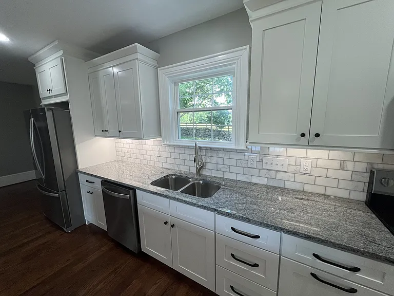 290 Kirk Ln — Photo 20
