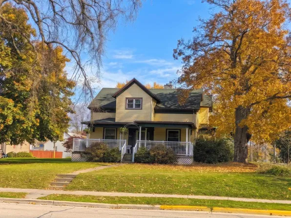 234 S Main St, Brillion, WI 54110