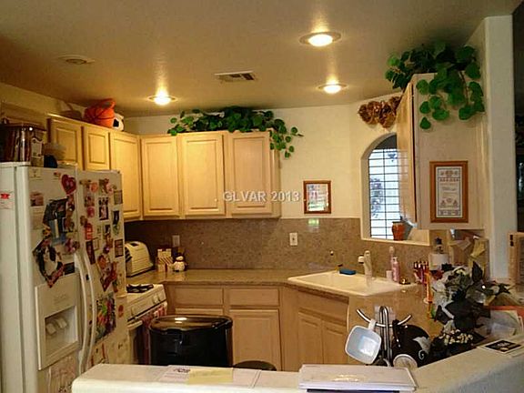 2nd image of 8305 W Cherry Glaze Ave #103