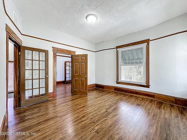 138 E Duval St — Photo 31