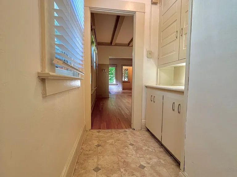 Stunning Vintage 2 Bed 1 Bath in NW 23rd! — Photo 6