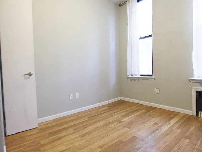 180 Jefferson St #2R — Photo 6