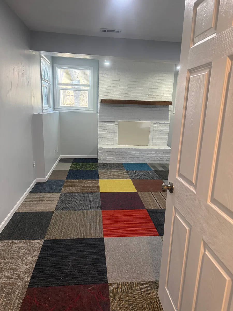 Building Photo - 3040 Yellowstone Dr