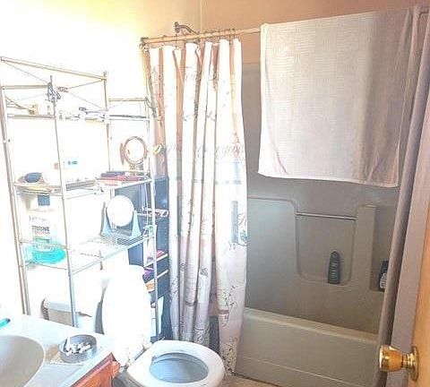 3rd image of 1107 Hampstead Ct