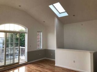 2523 W 17th St APT 3, Brooklyn, NY 11214