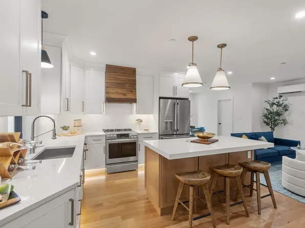 9 Sydney St #4, Dorchester, MA 02125