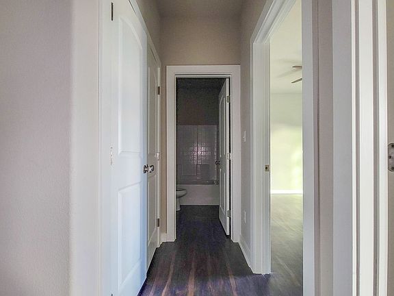 5th image of 3832 Skylane Ave