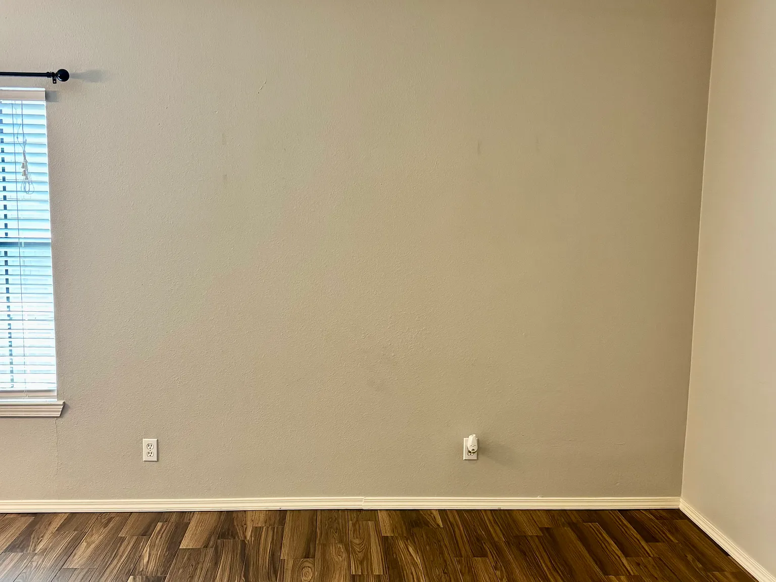 2 bed, 1000 sqft, $1,800 — Photo 2