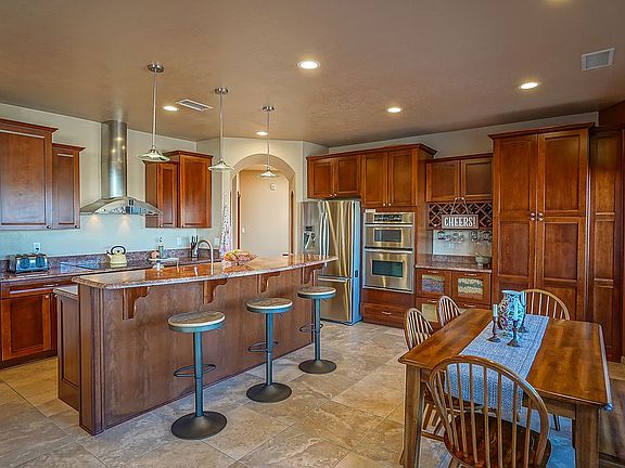 2nd image of 8223 Grape Vine Ct NE