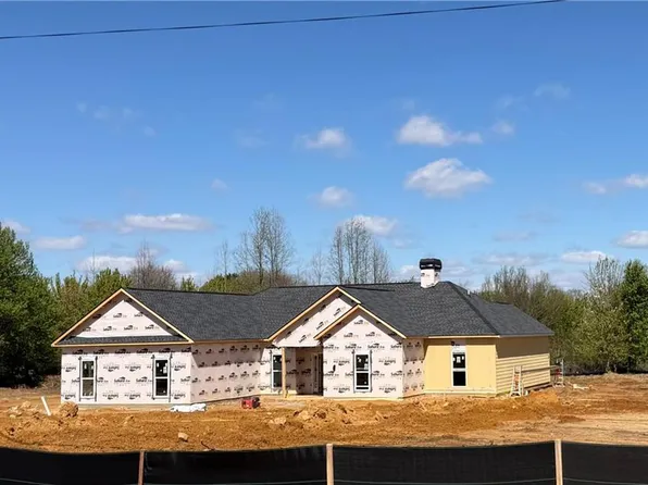 553 Rockwell Church Rd, Winder, GA 30680